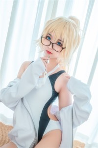 吃瓜爆料网深度特写：捕捉明星低语中那不经意的一瞥，勾勒出禁忌情感的轮廓
